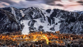 Exclusive 2 Bedroom Mountain Vacation Rental in the Heart of Downtown Aspen One Block from Silver Queen Gondola
